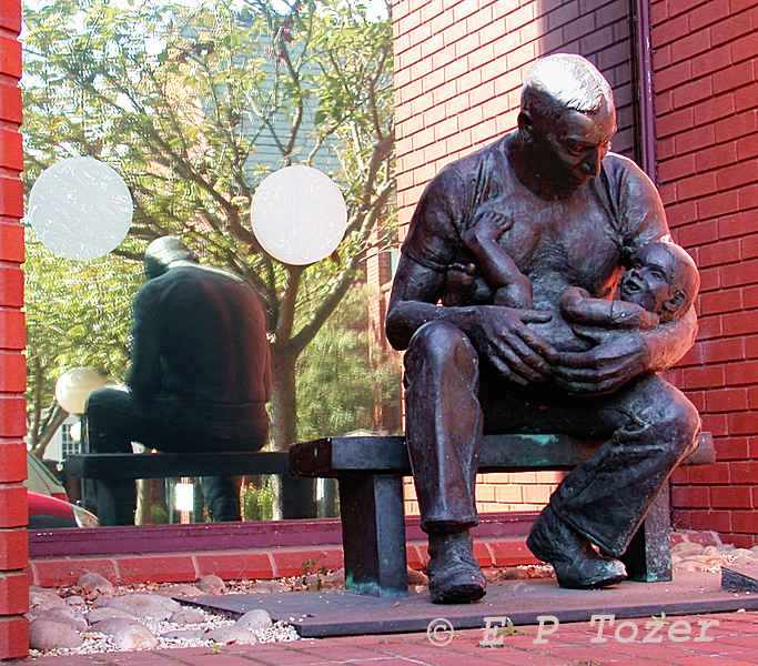 'Father and Child Sculpture', image  E.P.Tozer